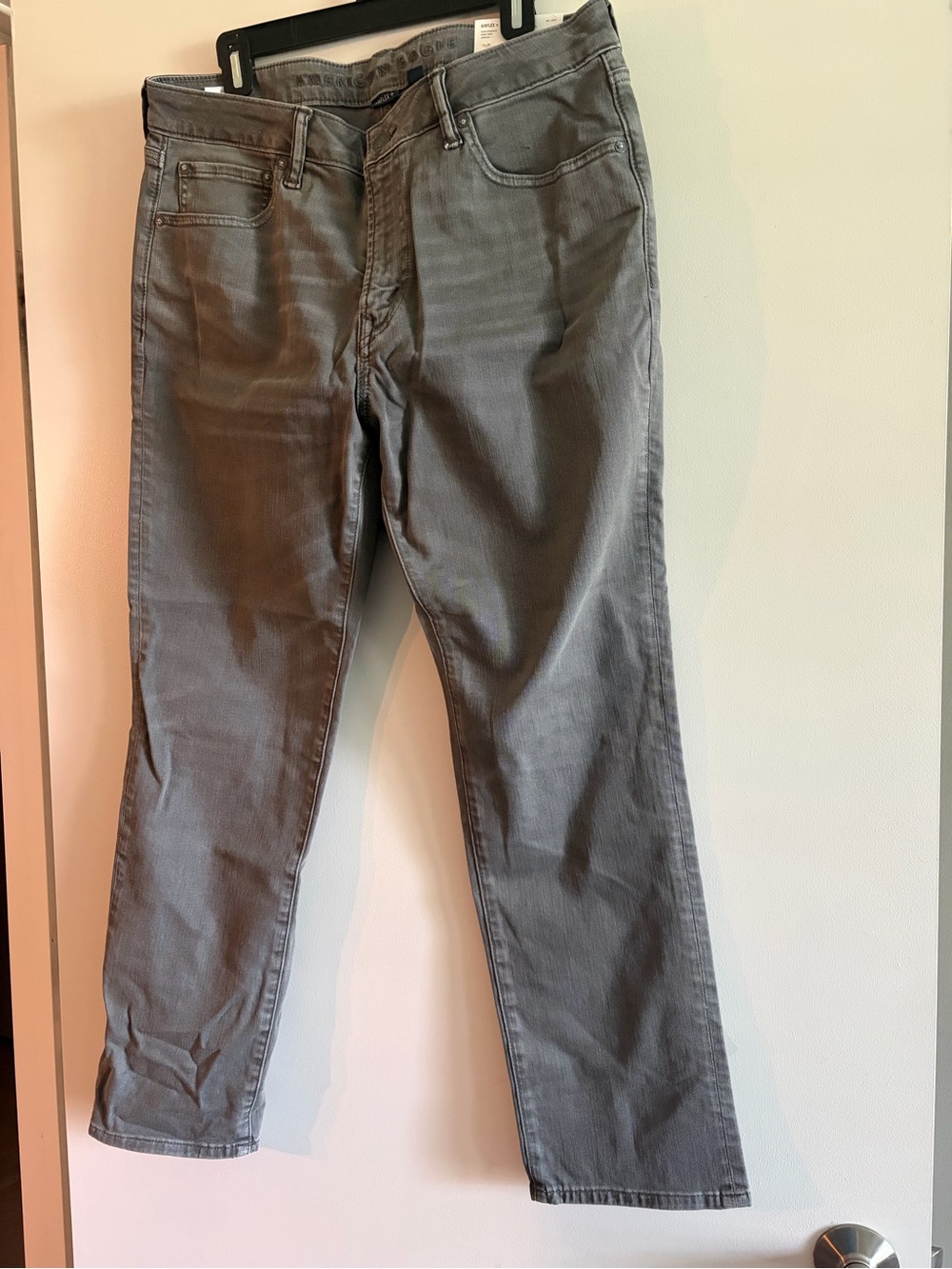 NWT - NW - American Eagle Outfitters Men's Slim Airflex+ Straight Gray Jeans